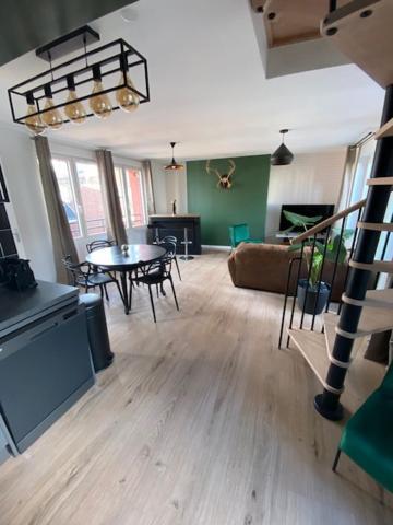 Duplex Proche Gare Vue Tour Perret Avec Parking Gratuit Apartment Amiens Exterior foto